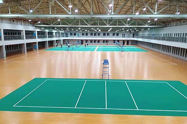 羽毛球场的灯光要求